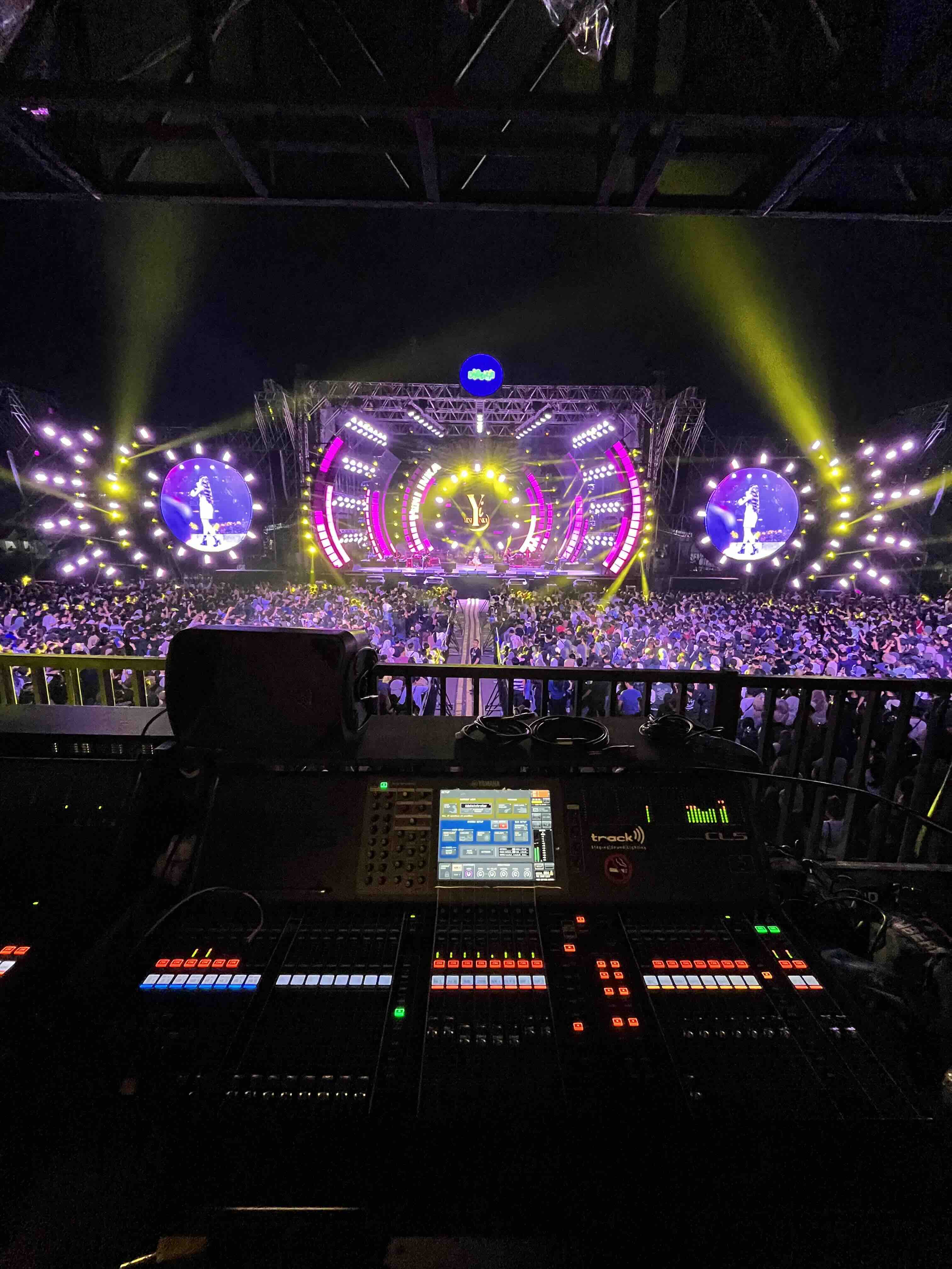 Track production lighting rig