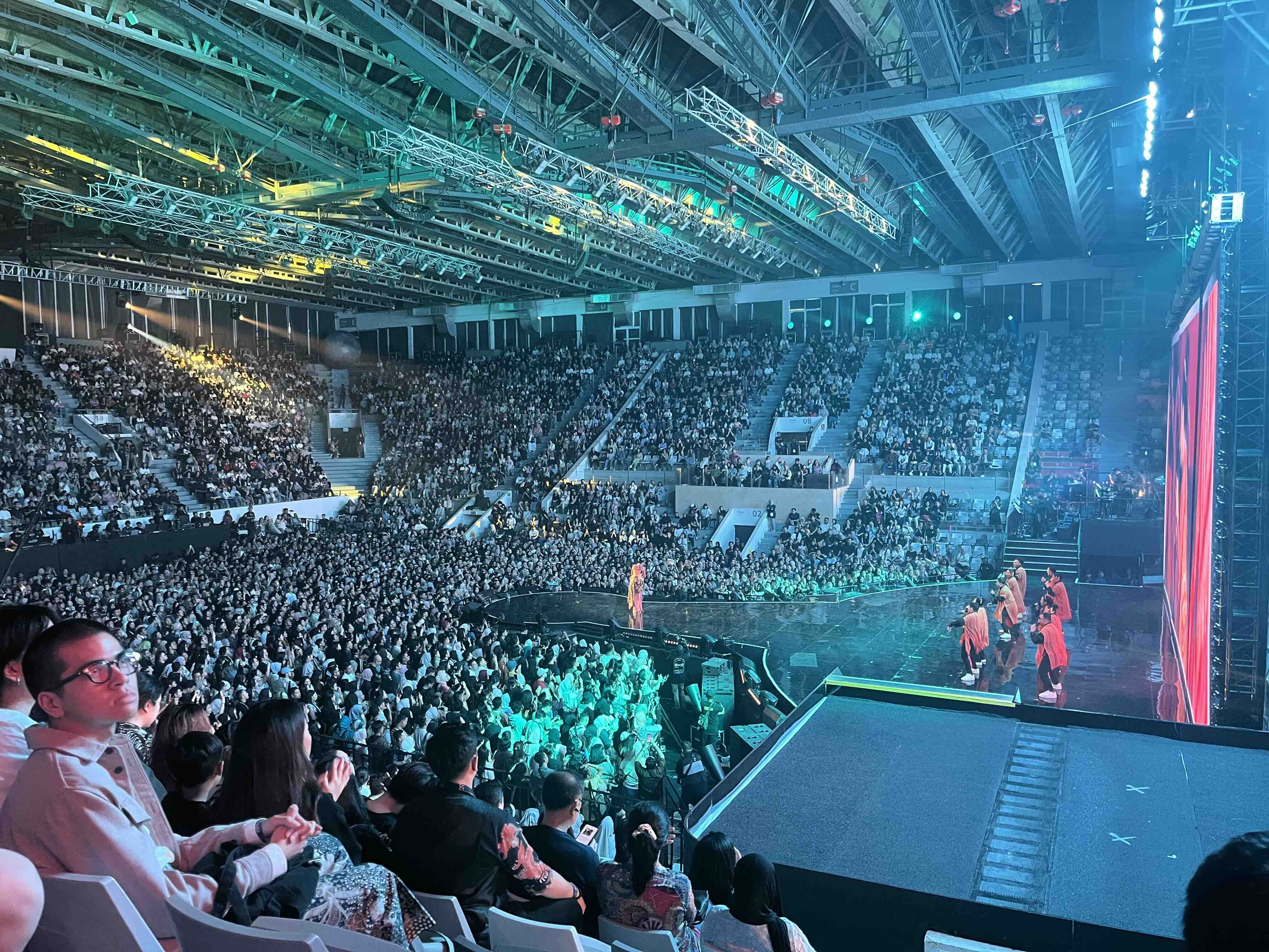 Lighting rig provided by Track